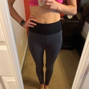 Lululemon smooth stride tight sz 4